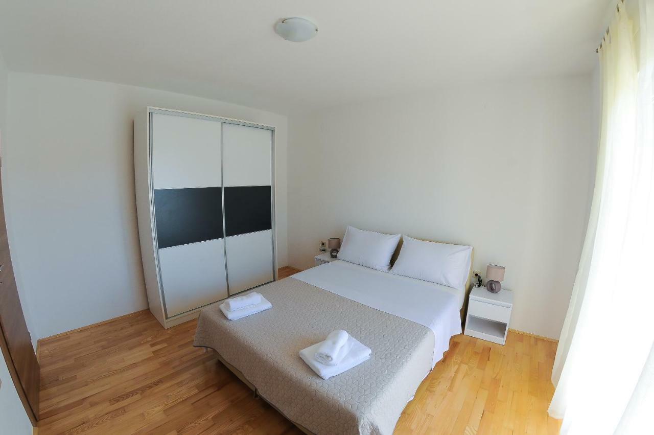 Apartment Neva Split Exterior photo
