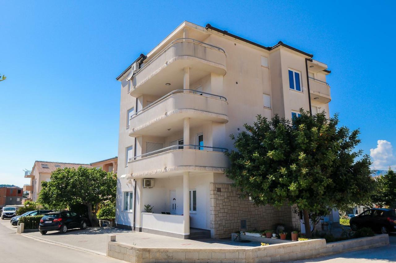 Apartment Neva Split Exterior photo